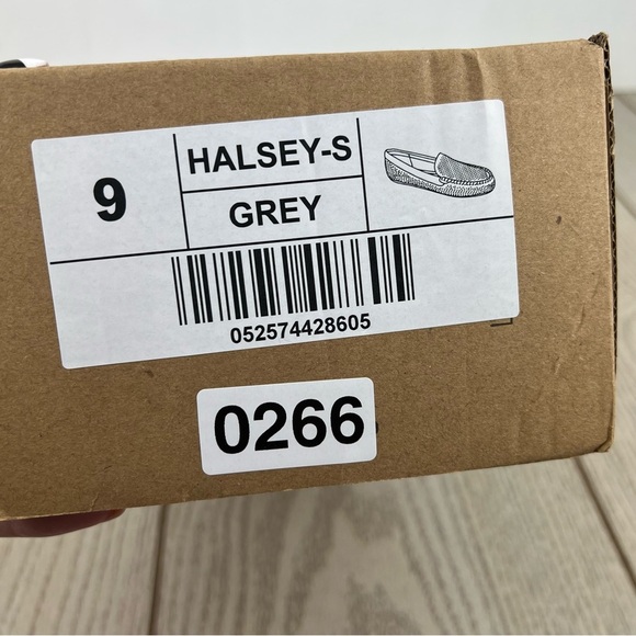 Journee Collection Women's Halsey Perforated Detail Moc Toe Loafers 9 Grey $70 - Picture 9 of 9